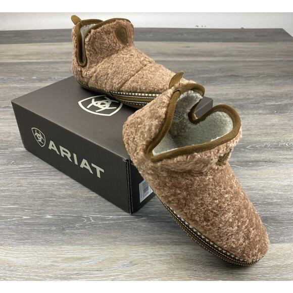 ARIAT Women’s booties slippers fleece lined size XS 5-6 New In Box Western Look